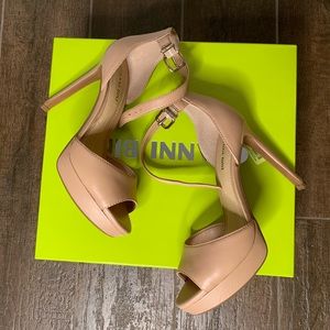 Gianni Bini Nude Pumps